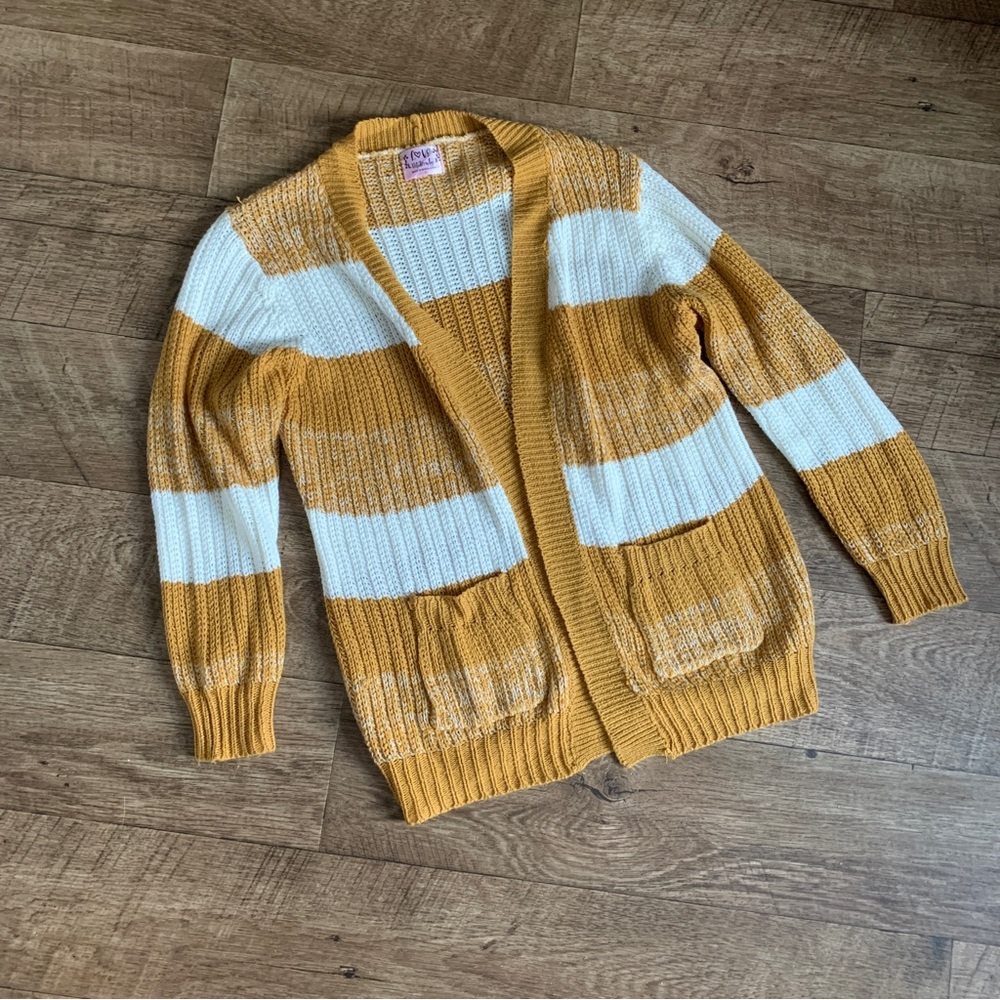 Yellow and white knit sweater maternity nursing brand 4 pregnancy breastfeeding